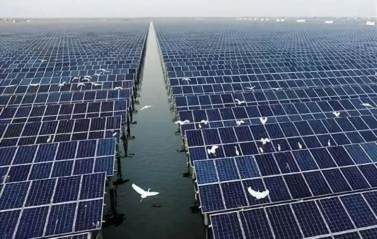 中國(guó)十三省最大光伏電站在這里！欽州康熙嶺的光伏電站能排上號(hào)了嗎？